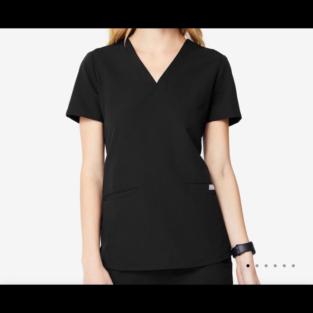 FIGS black scrub top